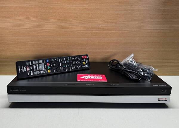 【 安心!整備美品 】 上位機 SHARP ULTRA HD 【 BD-UW2200 】 大容量2TB/12倍録画/外付HDD/2番組録画/スカパー/3D再生 【完動保証】2017年