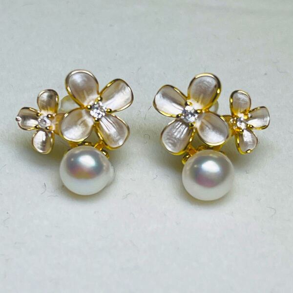 綺麗!天然 本真珠ピアス 6mm カメリアデザイン パールピアス k18仕上げ ピアス シルバー
