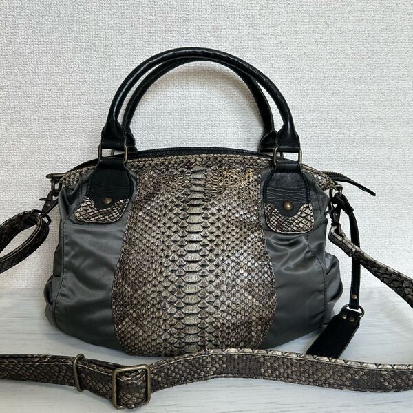 美品 FU-SI FERNALLE フーシフェルナーレ レディース 2way ショルダーバッグ トートバッグ 本革 蛇革 ヘビ皮 パイソンレザー 高級 ブランド