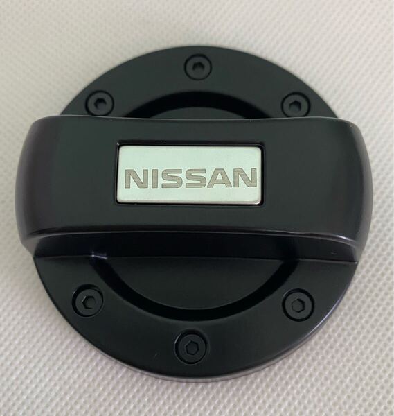 NISSAN給油口キャップカバー ガソリンキャップ フューエルキャップカバー ブラック