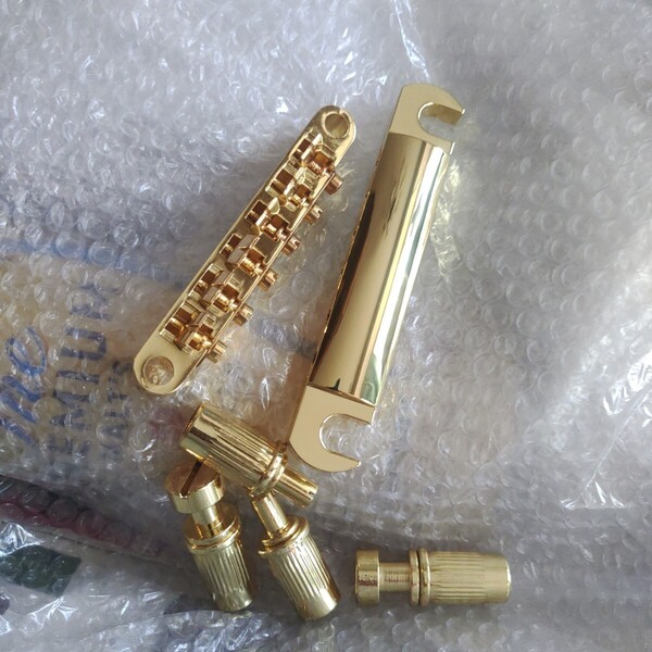 tune-o-maticブリッジとストップテイルピースのセット gold チューンOマチック