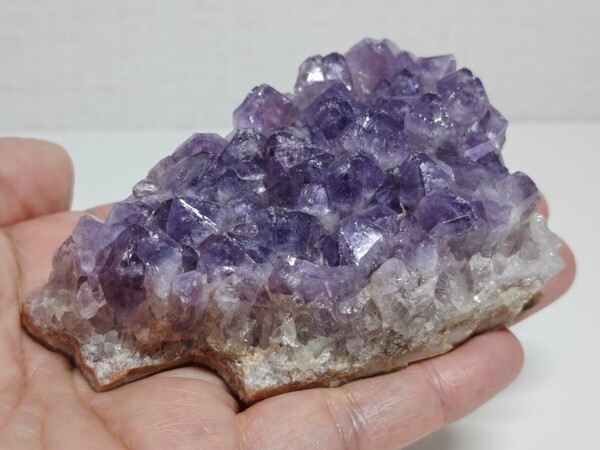 J-1 アメジスト 273g 水晶 クォーツ 原石 鑑賞石 自然石 天然石 誕生石 鉱石 鉱物 宝石 ジュエリー 水石
