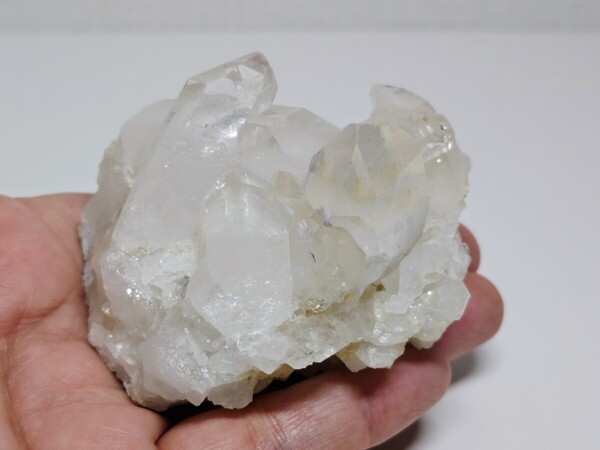 J-5 水晶 228g クォーツ 原石 鑑賞石 自然石 天然石 誕生石 鉱石 鉱物 宝石 ジュエリー 水石