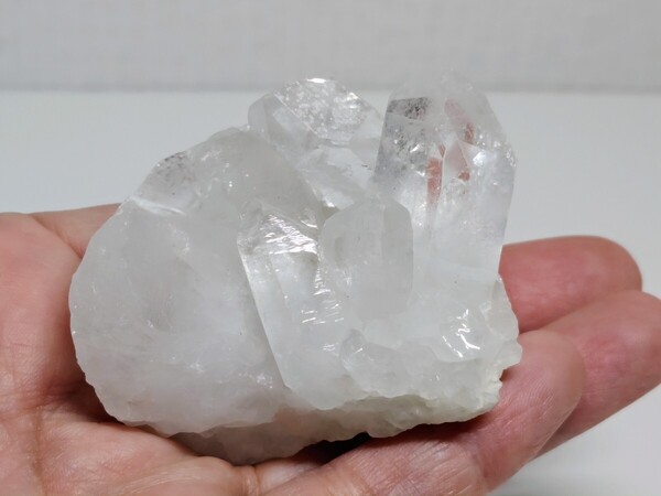 J-7 水晶 147g クォーツ 原石 鑑賞石 自然石 天然石 誕生石 鉱石 鉱物 宝石 ジュエリー 水石