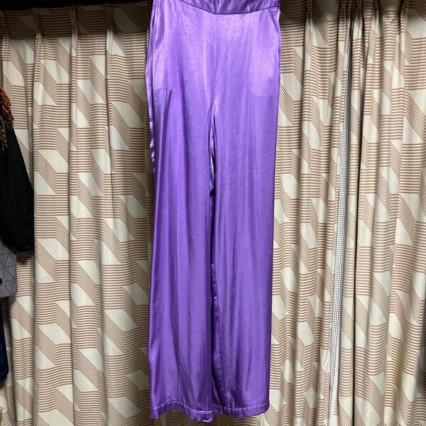美品ZARAザラサテンワイドストレートパンツパープル紫光沢XSセンタープレス ウエストゴム 無地 イージーパンツラベンダー