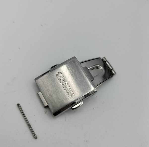 【中古品】 腕時計 部品 SEIKO スピリット 電波ソーラー 7B22-0BN0 バックル 中留め クラスプ 尾錠 ベルト バンド ストラップ