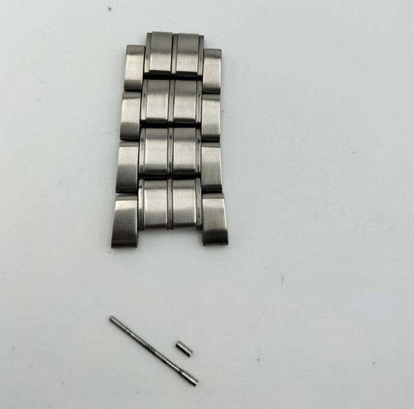 【中古品】腕時計 部品 SEIKO ブライツ 7B22-0AC0 ベルトの2コマ目〜5コマ目 2段目から5段目 接続用のピン付き