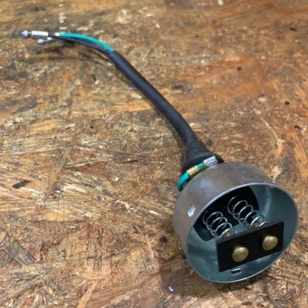 ルーカスタイプ バルブ用 バルブホルダー ヘッドライト トライアンフ AJS BSA LUCAS triumph SR 電球 (WW13120)