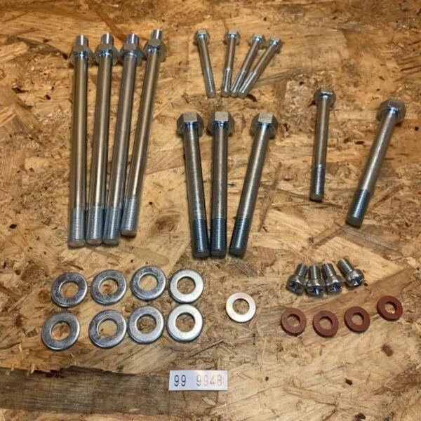 トライアンフ スタッドボルトセット 9本スタッド用 カスタム Triumph エンジン TR6 T120(99_9948)