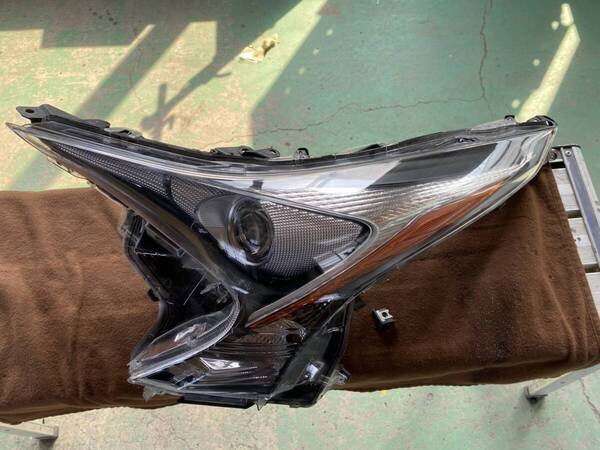 プリウス 左ヘッドライトユニット ZVW50 ZVW51 ZVW55 KOITO 47-75 81185-47691