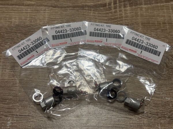 トヨタ LEXUS レクサス 純正 TPMS 空気圧センサー フィッティングキット パッキン 4個セット 新品未使用 1台分 04423-33060 シルバータイプ
