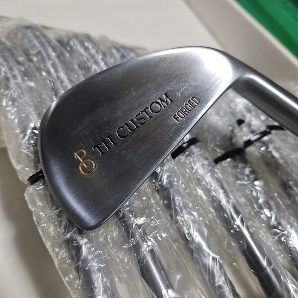 送料無料 未使用 レア ヴィンテージ 地クラブ TH CUSTOM FORGED 3~9.P.S 9本 カーボンシャフト フォージド マッスルバック アイアン