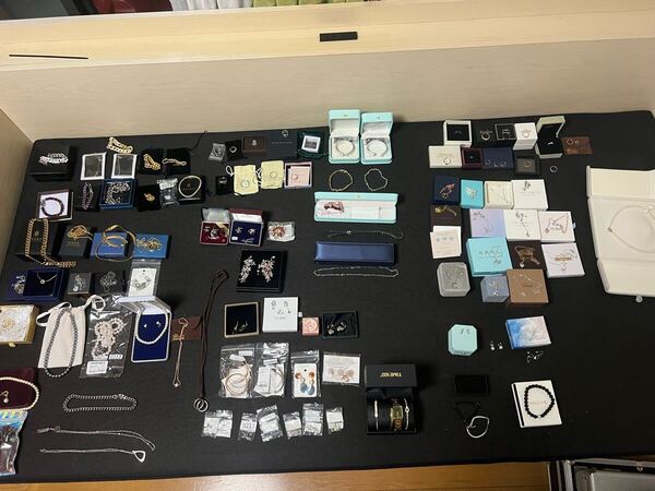 銀刻印925&アクセサリー約100点箱付きまとめ売り……ネックレス指輪ピアス腕時計ブレスレット