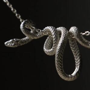 1077 レディース ツイスト スネーク ネックレス シルバー ペンダント 46㎝ アクセサリー ジュエリー シンプル かわいい 銀 へび 女性