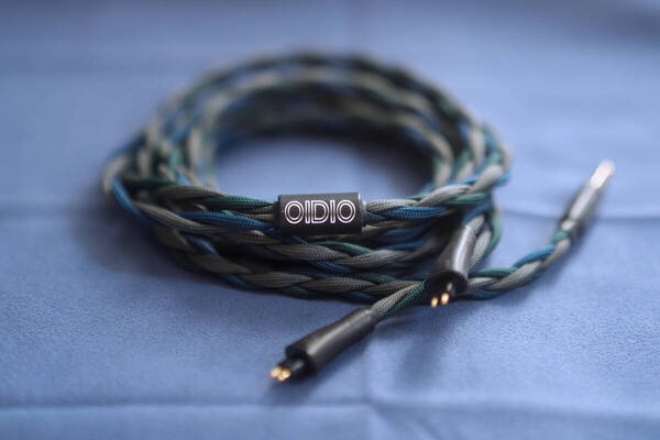 ① 英国 OIDIO社製 FOSTEX用 4.4mm 5極 バランスケーブル 2m