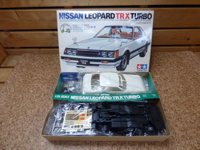 ジャンク】【レア未組立】タミヤ 1/24 日産レパード 2台プラモ