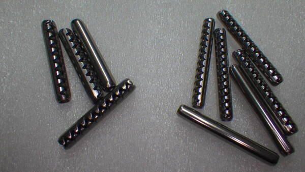 3×18 4本 2.5×20 6本 スプリングロールピン ステンレス SUS 2.5㎜ 3㎜