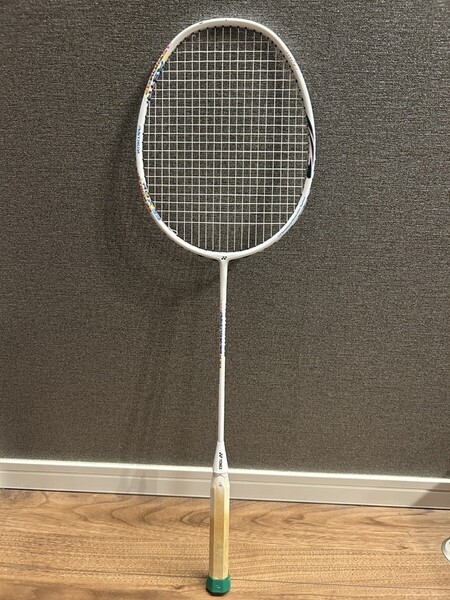 YONEX バドミントンラケットアストロクス33