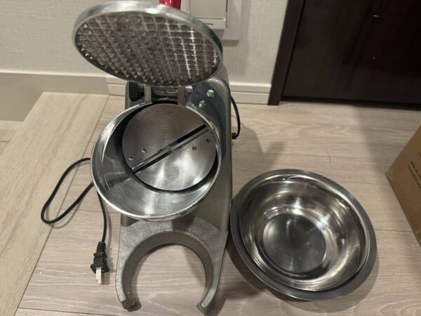 電気砕氷機 業務用 電動かき氷機 500W 2200r/min 電動アイスクラッシャー カバーとボウル付き 操作簡単