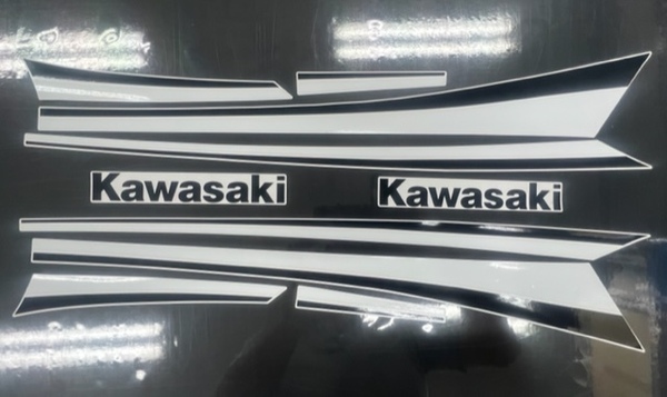 【即決】リプロ品★旧車・KH250/400最終型B5ラインステッカーキット・宅急便平状態送料込み/高品質3M/最速配送