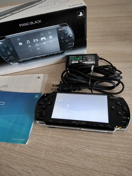 PSP-2000 プレイステーションポータブル