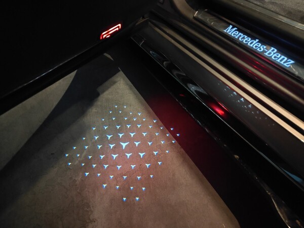Mercedes Benz メルセデスベンツ LED ドア 最新 カーテシランプ スターライト Sクラス Cクラス W223 W206 MAYBACH AMG