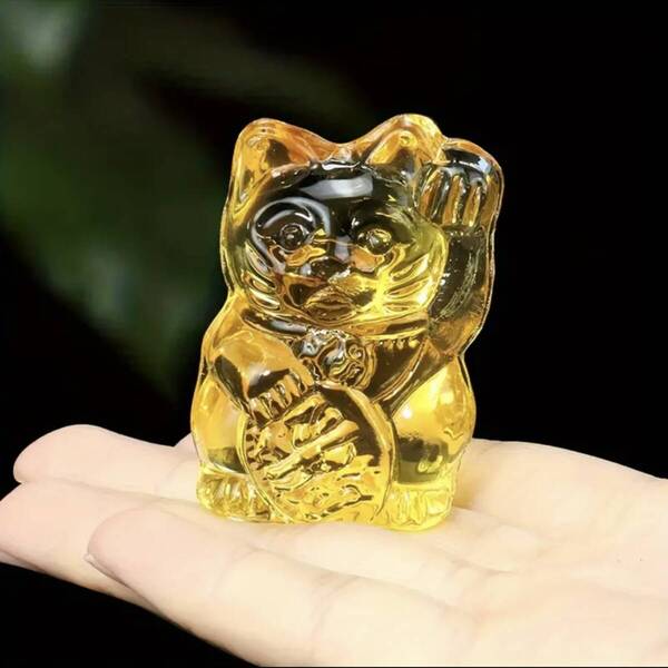 縁起物 【招き猫 琥珀色】 クリスタルガラス製 金猫 風水 置物 装飾品 飾り インテリア オブシェ 小物 金運上昇アイテム 商売繁盛 幸福