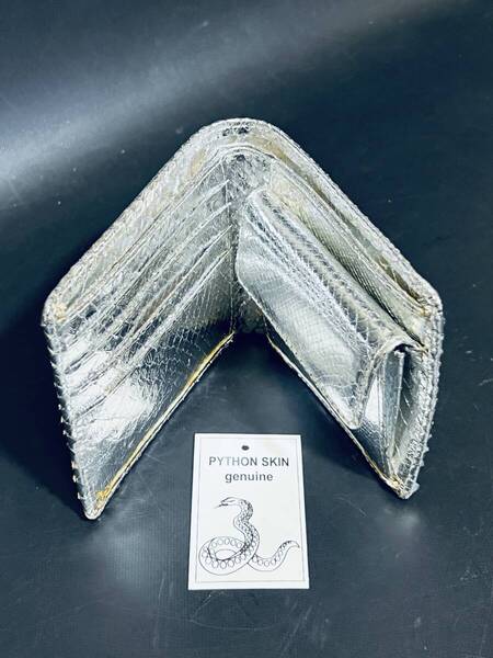 高級 【パイソン 二つ折り財布 銀色】 白蛇 春財布 小銭入れ有り カード お札 本皮 本革 金運UP ニシキヘビ 収納 男女兼用 プレゼント