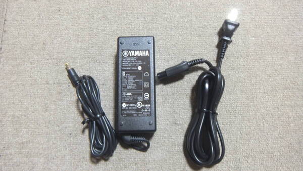 即決 送料480円~ ヤマハ YAMAHA 電子ピアノ ACアダプター PJP-PS02 出力 12V 3A 動作通電OK