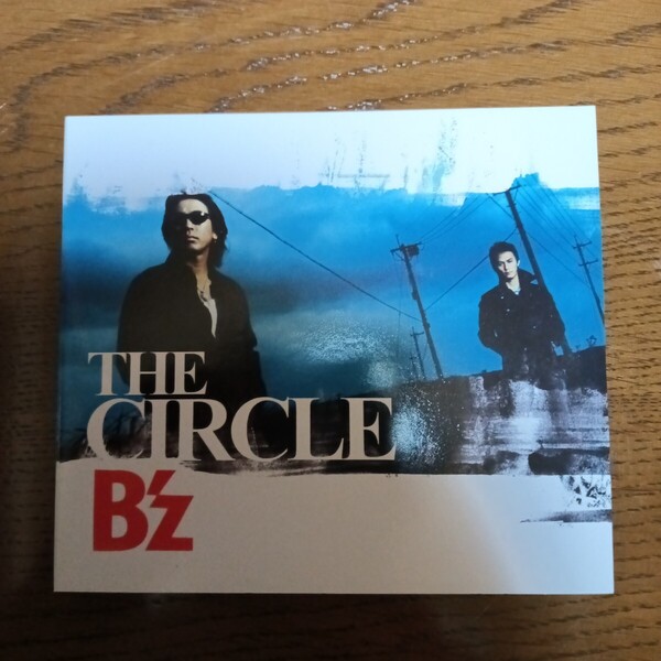 B'z - THE CIRCLE 純 未使用に近いCDアルバム