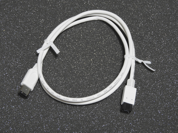 FireWireケーブル IEEE1394aIEEE1394b 6pin⇔9pin