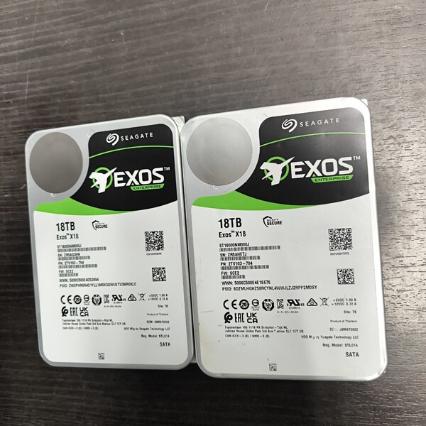 「2個セット」未使用品 保管不当 傷汚あり 横凹みあり Seagate HDD ST18000NM000J 18TB ハードディスク 保管品 箱無し(250530)
