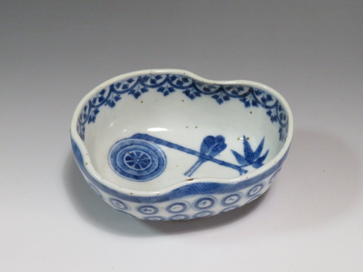 A famille-rose 'Hundred Boys' bowl, Seal mark and period of