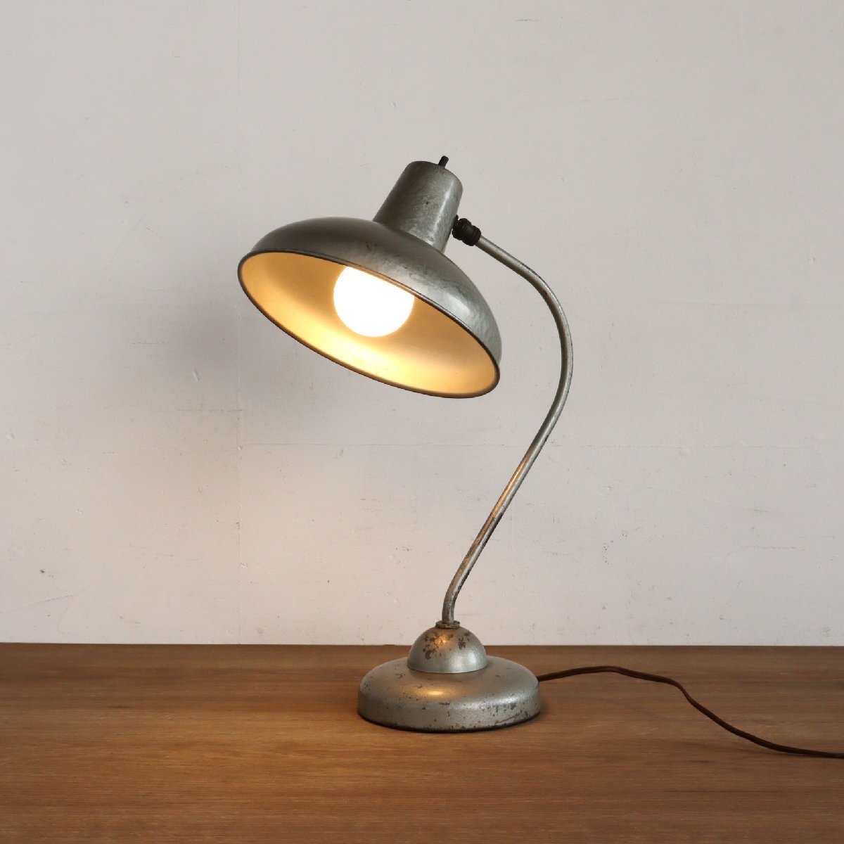 希少品！50's〜60's アメリカアンティーク卓上ランプ　USAヴィンテージ USAヴィンテージアールデコオールブラステーブルライト