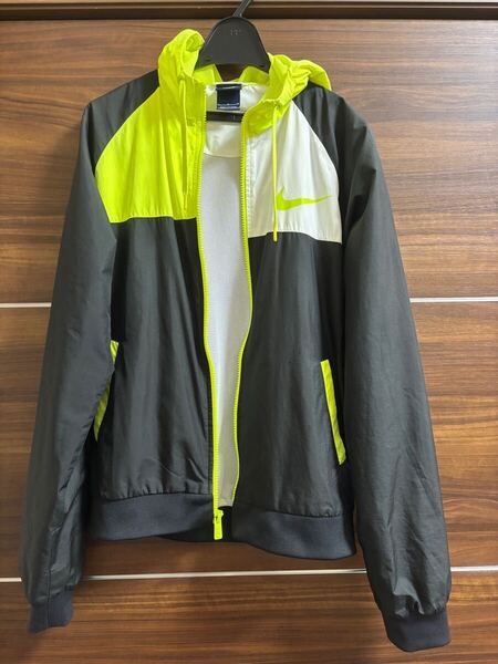 Nike フード付 レディースナイロンジャケット L 黒/蛍光イエロー ウインドブレーカー パーカー ジャケット アウター ナイキ