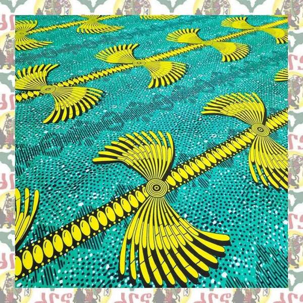 【SALE/90cm x 110cm/1ヤード】アフリカンプリント生地 barg-r37 アフリカ布 アフリカ生地 ゴールドプリント アンカラ キテンゲ