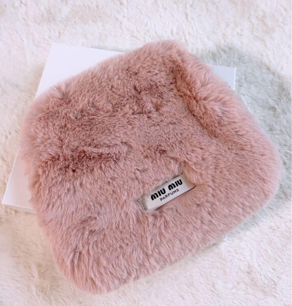 MIU MIU ミュウミュウ ふわふわ ポーチ ピンク ノベルティ ミニバッグ