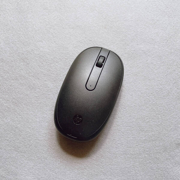 【送料無料】 HP 240 Bluetooth マウス