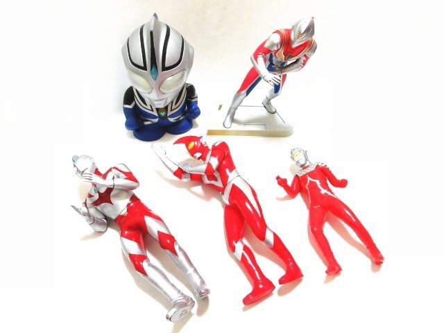 ウルトラマン ソフビ貯金箱 コレクション II 4体セット 2025年最新】Yahoo!オークション -ウルトラマン貯金箱の中古品