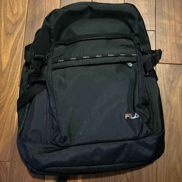 FILA ブラック リュック・バックパック 黒 通学 通勤 軽量 反射板付き