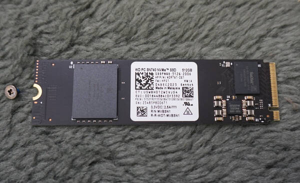 新品同様 SSD 512GB NVMe 2280 WD PC SN740