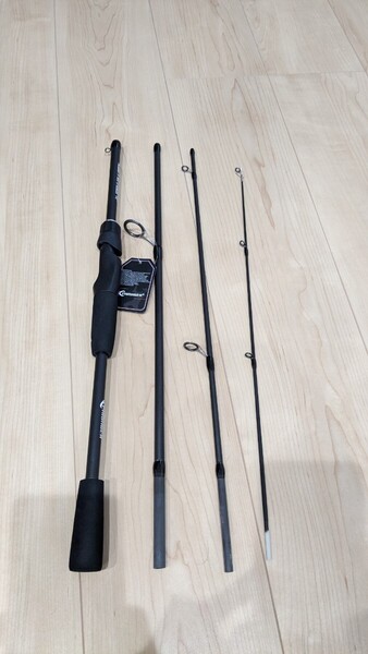 軽量コンパクト、強度抜群!本格カーボン 4ピース スピニング ルアー ロッド 釣り竿