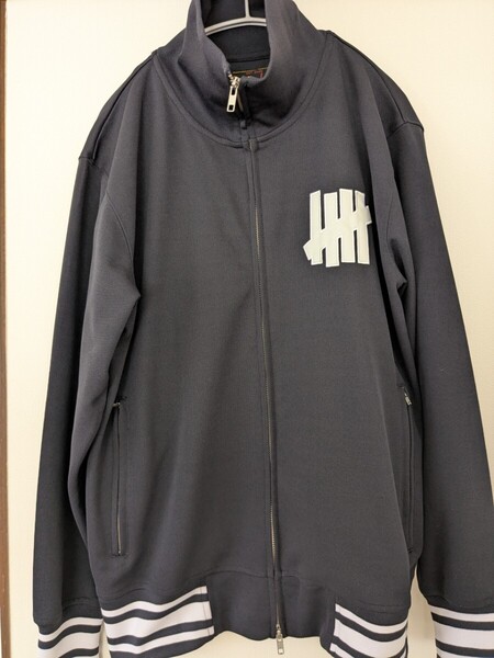 UNDEFEATED アウター ネイビー サイズL アンディフィーテッド ジャージジャケット 紺色