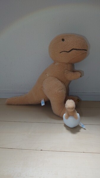 ティラノサウルス 約40cm ぬいぐるみ たまごのからから赤ちゃんティラノ 2個セット ジュラシックワールド 送料無料