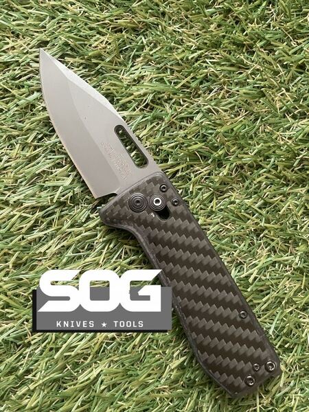 SOG #040 ULTRA XR ソグ フォールディングナイフ 折りたたみナイフ