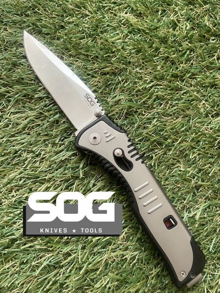 SOG #042 FLASHBACK ソグ フォールディングナイフ 折りたたみナイフ