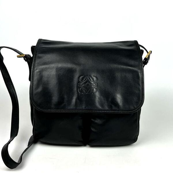 人気●LOEWE ロエベ ショルダーバッグ アナグラム ロゴ型押し ゴールド金具 裏地総柄 斜め掛け レザー 黒色 ブラック 男女兼用 フォーマル