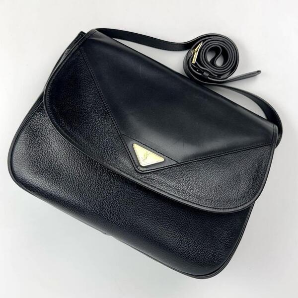 【美品】Yves Saint Laurent イヴサンローラン ショルダーバッグ YSL カサンドラ 三角プレート 裏地総柄 斜め掛け レザー 黒色 ブラック