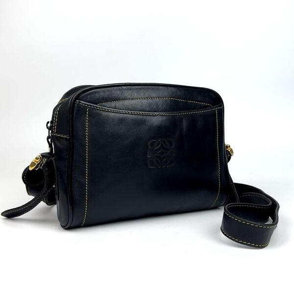 美品●LOEWE ロエベ ショルダーバッグ アナグラム ロゴ型押し ステッチ ゴールド金具 斜め掛け レザー 黒色 ブラック フォーマル 男女兼用