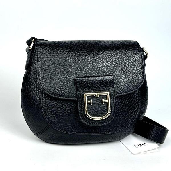 極美品●FURLA フルラ シャーリー ショルダーバッグ ロゴ 斜め掛け ハーフムーン ポシェット レザー オニキス ブラック 黒色 フォーマル